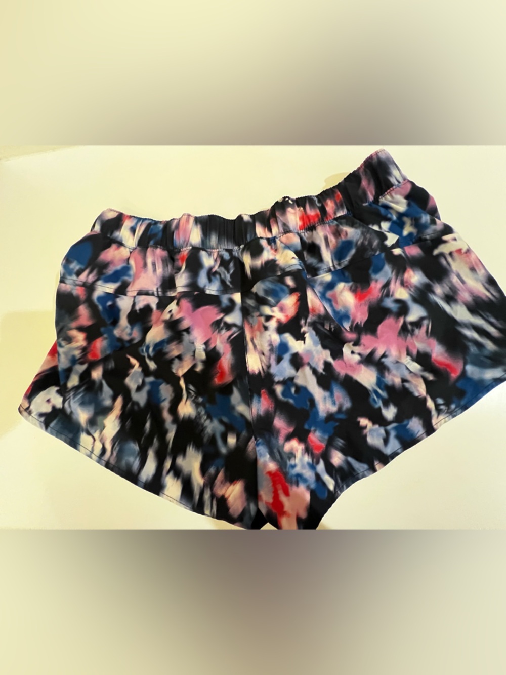 OLD NAVY WOMEN’S TIE-DYED ACTIVE QUICK DRY SHORTS BLACK, PURPLE, PINK ,RED. MED - Picture 4 of 5